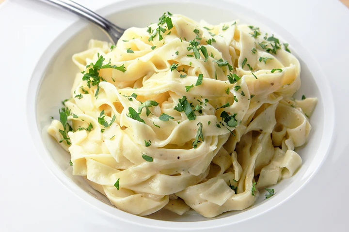 Ev Yapımı Fettuccine Alfredo Tarifi