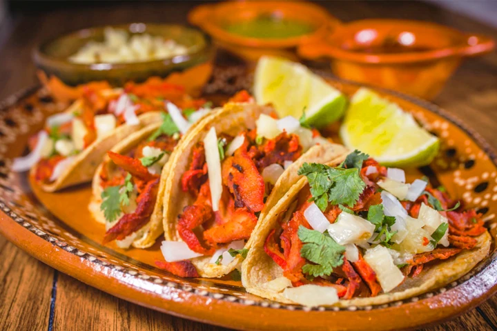 Taco Al Pastor Tarifi: Meksika Sokak Lezzetinin Kralı