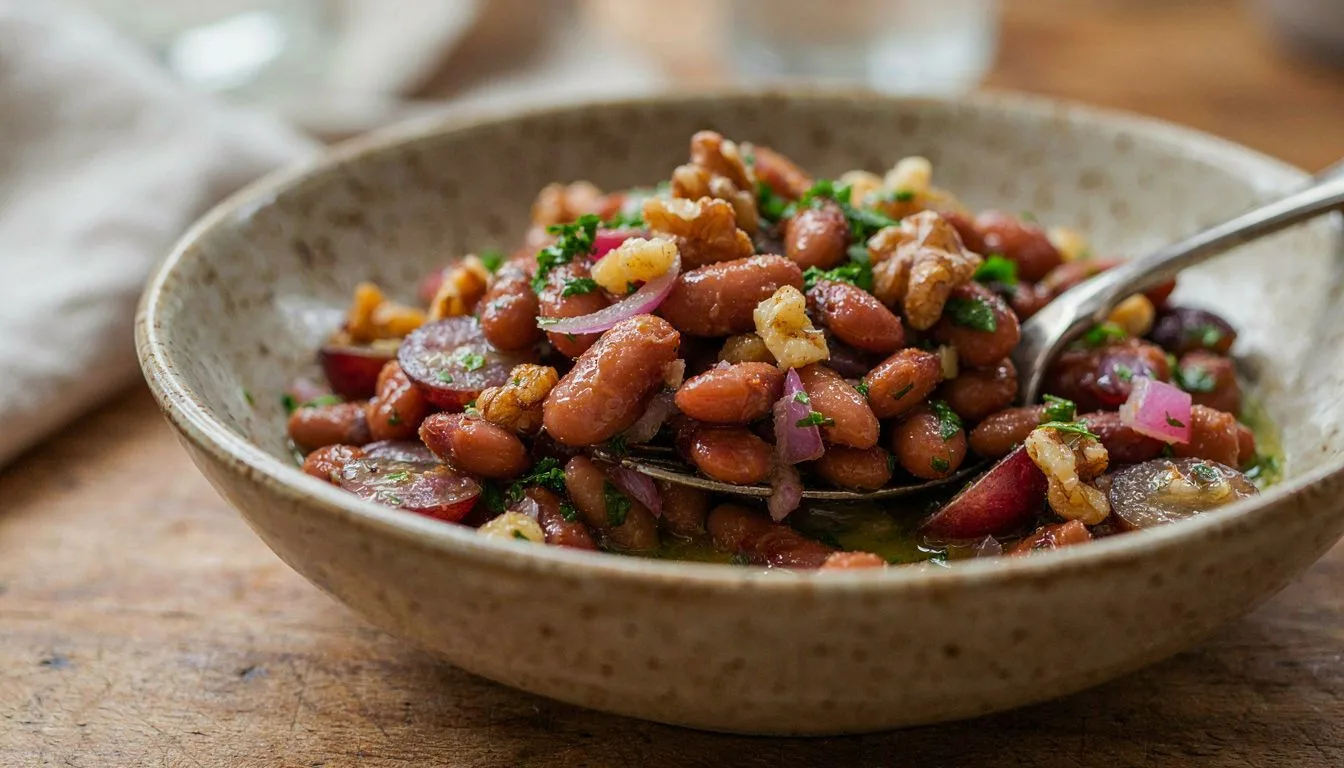 Üzüm ve Cevizli Barbunya Salatası Tarifi